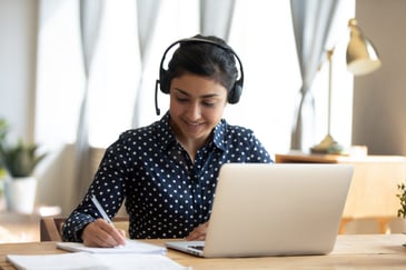 How to close skills gaps with an e-learning platform