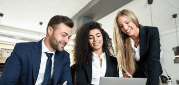 Why Businesses Blog (2)-min