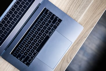 erik-mclean-1139674-unsplash