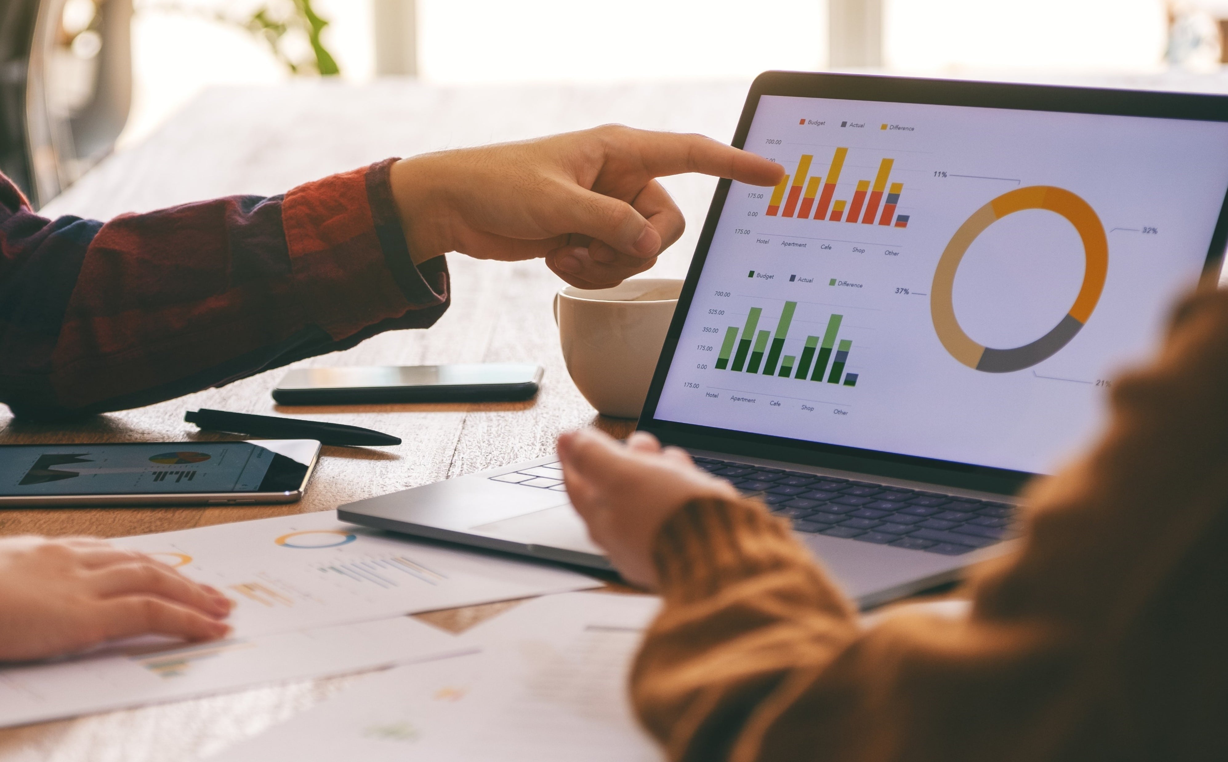 Learning manager analysing reporting